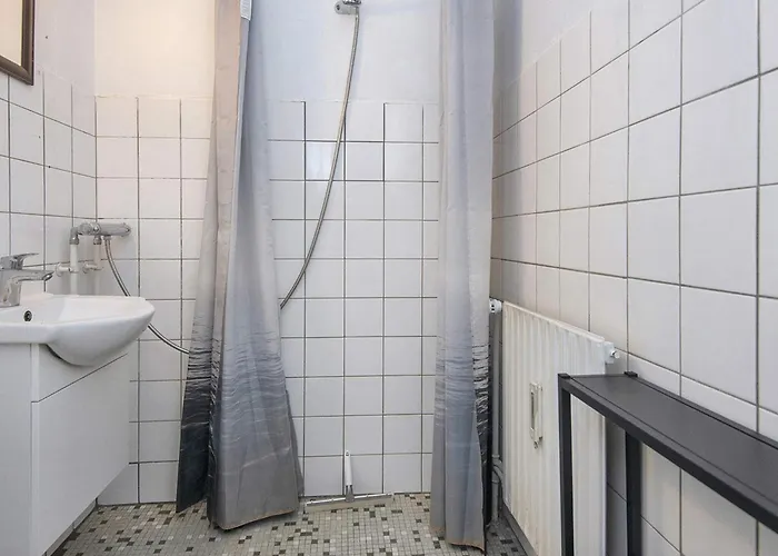 3 Person In Grenaa-by Traum *