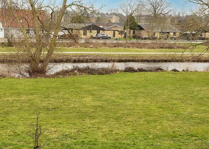 3 Person In Grenaa-by Traum *