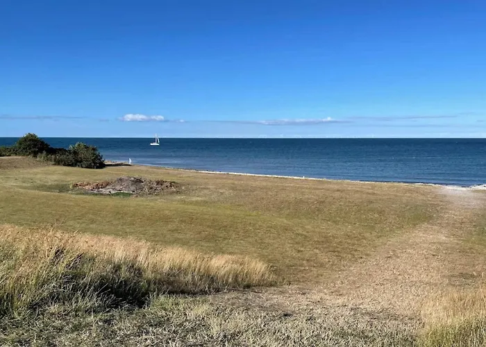 3 Person In Grenaa-by Traum *